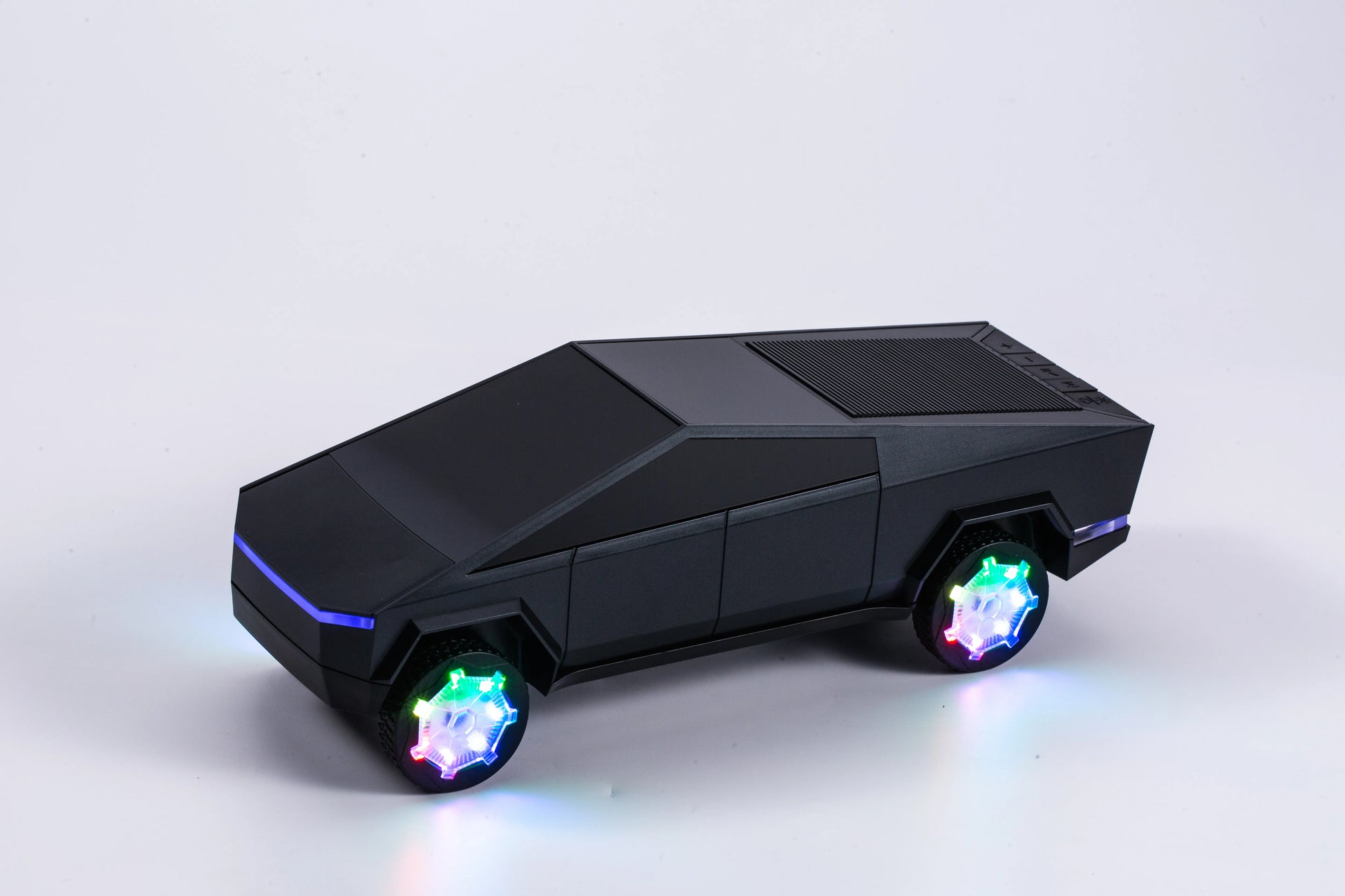 AN-A7 Tesla Cyber Pickup Car Shaped Bluetooth Speaker with TF USB FM AUX RGB Light Wireless Charging